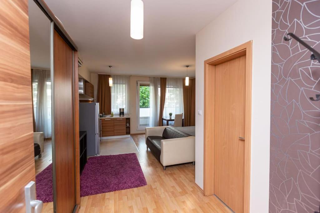 Flat On Corvin Promenade With Big Balcony Daire Budapeşte Dış mekan fotoğraf