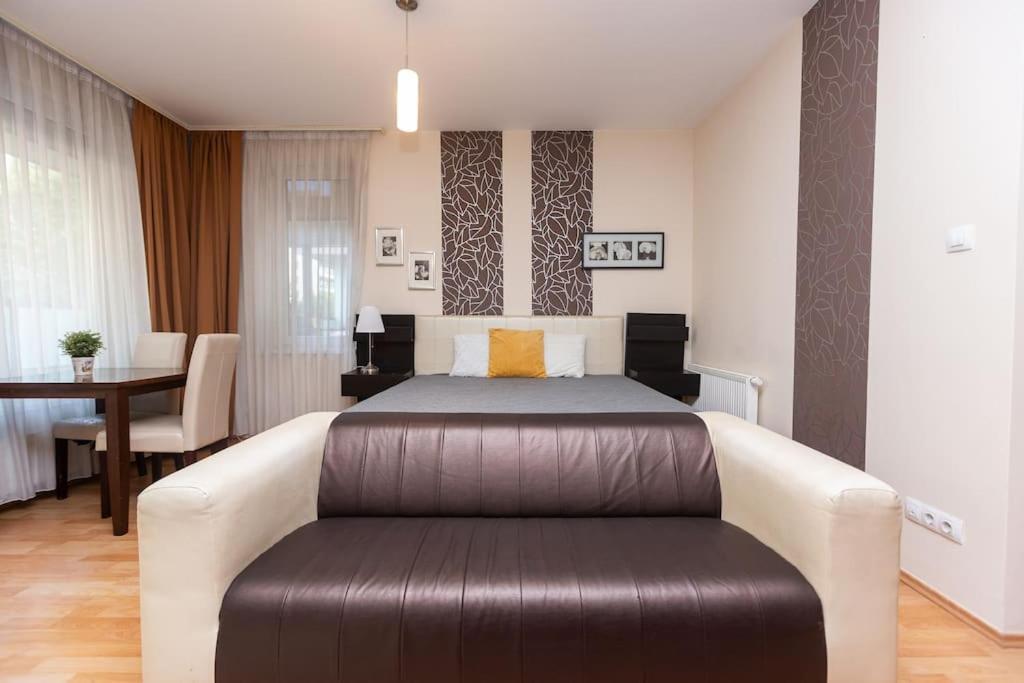 Flat On Corvin Promenade With Big Balcony Daire Budapeşte Dış mekan fotoğraf