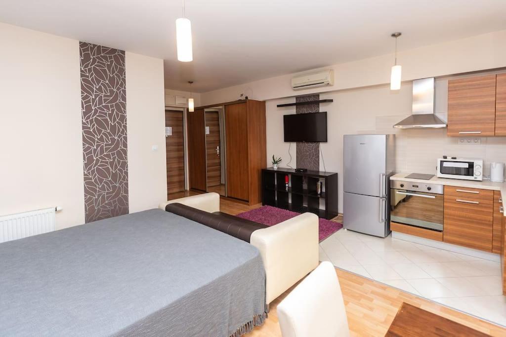Flat On Corvin Promenade With Big Balcony Daire Budapeşte Dış mekan fotoğraf