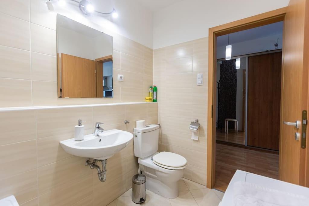 Flat On Corvin Promenade With Big Balcony Daire Budapeşte Dış mekan fotoğraf