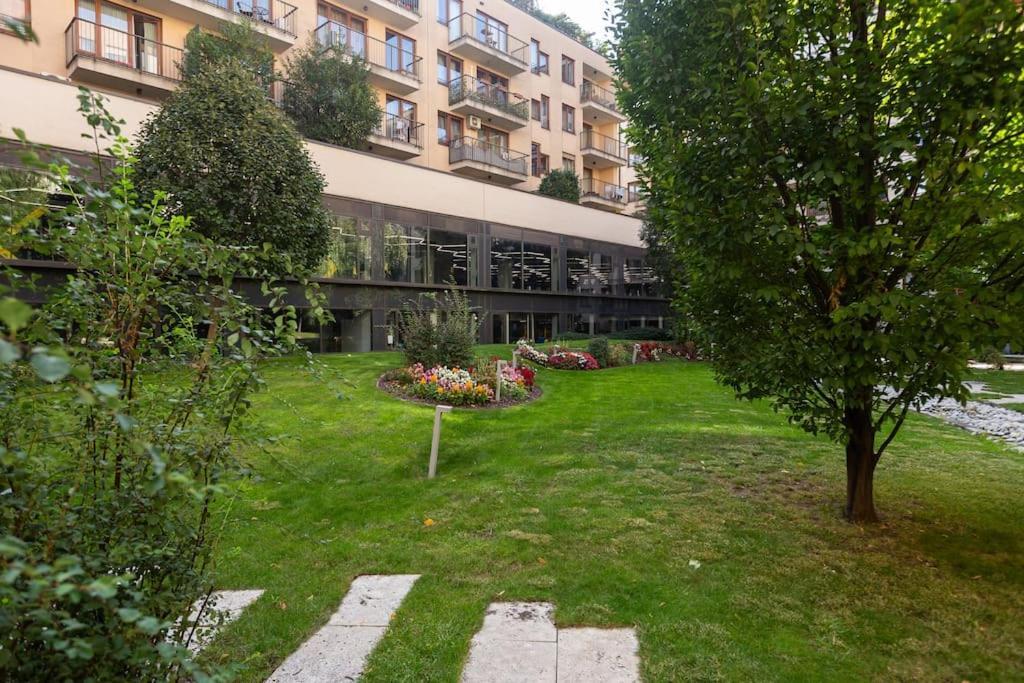 Flat On Corvin Promenade With Big Balcony Daire Budapeşte Dış mekan fotoğraf